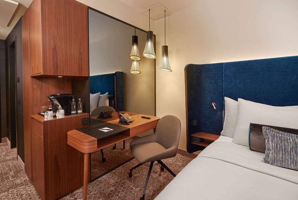 Hotel Hyperion
